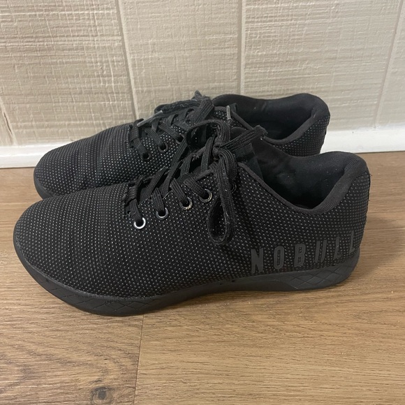 NOBULL unisex Black Training Shoes 8.5